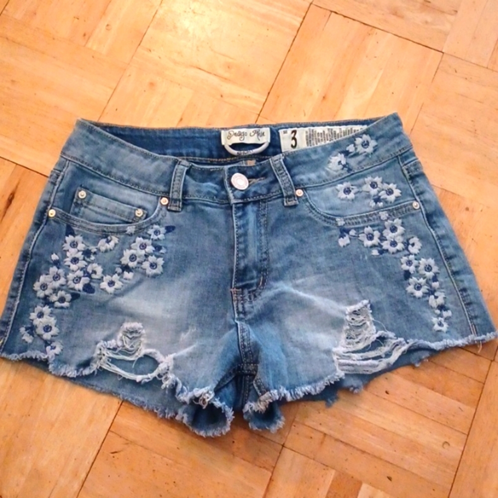 Indigo Rein shorts size 3